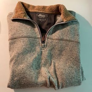 G.H. Bass & Co. Grey Fuzzy Pullover 🤩